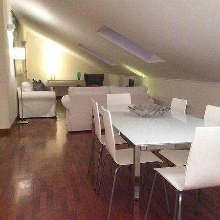 Apartment La Mansarda Alba  Værelse billede
