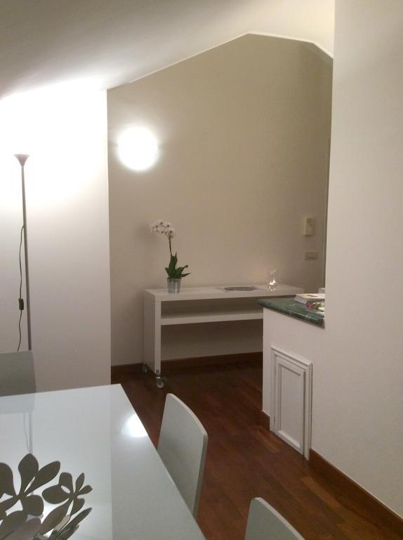 Apartment La Mansarda Alba  Værelse billede